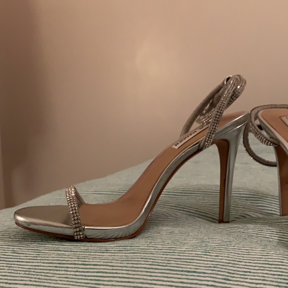 Steve Madden Silver Heels - Picture 3 of 5